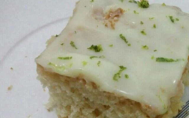 pedaço de bolo de limão